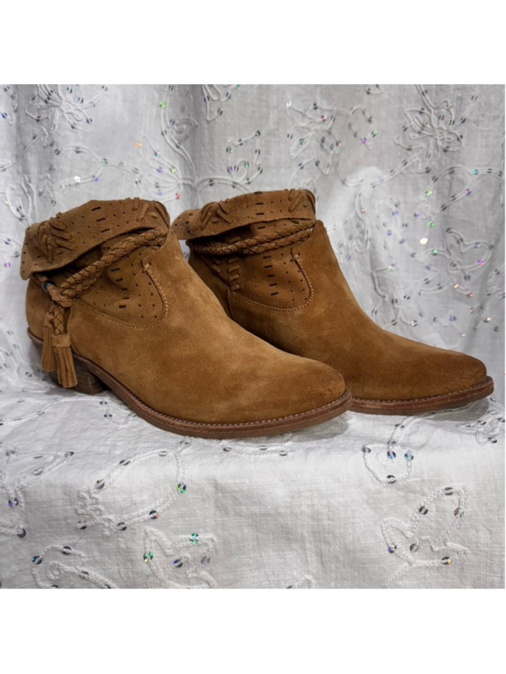 Dolce Vita Tan Genuine Suede Tassel Bootie Western-Boho Ankle Boots Size 8